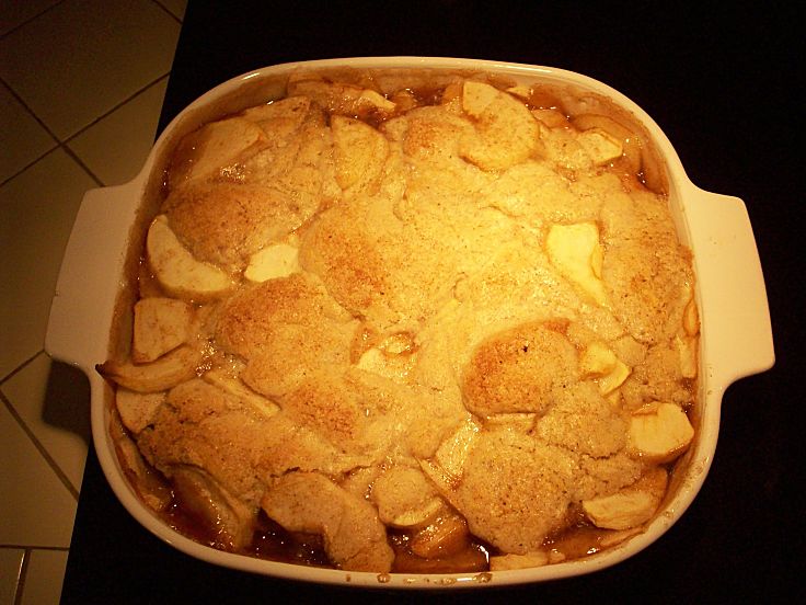 Delicious freshly baked Apple Cobbler - make it at home with these recipes