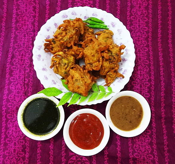 Learn how to make crisp onion Bhaji using this recipe and the many tips provided.