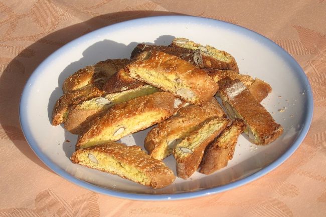 Delightful homemade Biscotti made with almond flour and wholemeal flour, and less sugar to be healthier