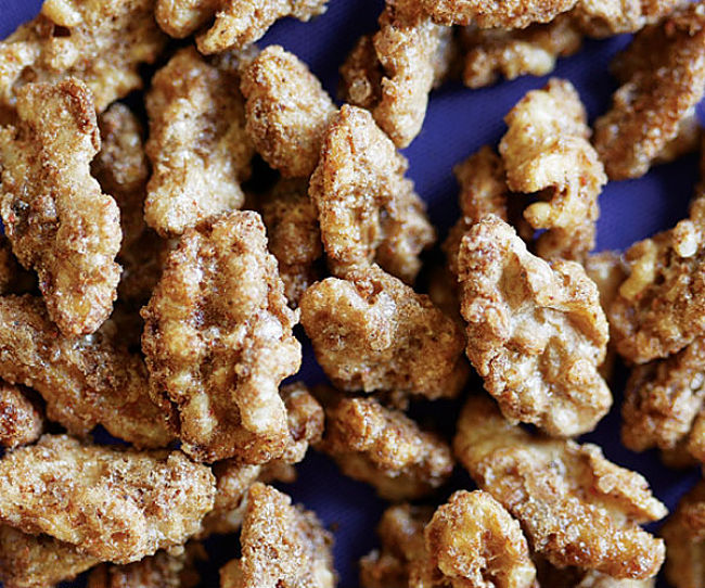 You can made candied walnuts with this guide, tips and recipes