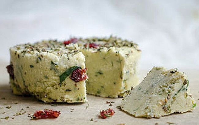 Lovely Herbed cashew cheese. See the great recipes here for many variations of homemade cashew cheese.