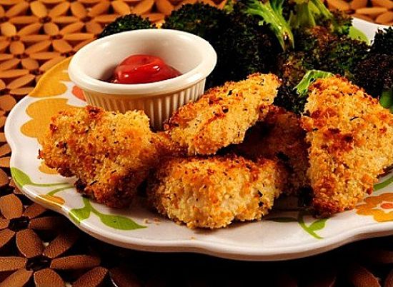 WOW! Homemade chicken nuggets with a homemade dipping sauce and fresh salad. See the recipes here