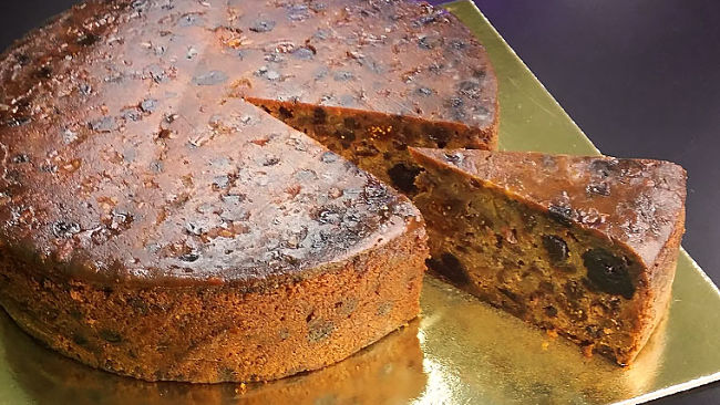 A lovely rich fruit cake - learn the perfect methods using the tips and recipe collection in this article