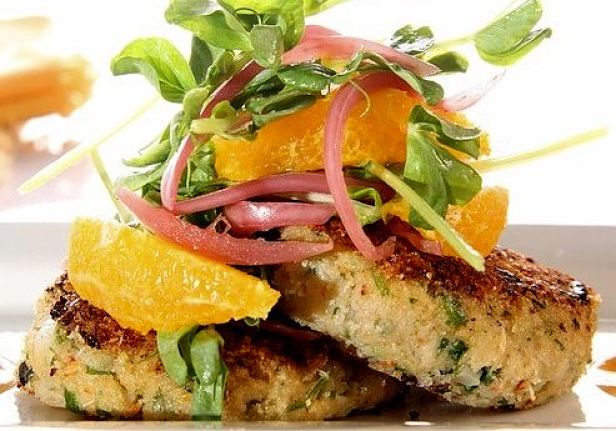 Crab cakes pair well with fresh herbs and fruit, especially seafood