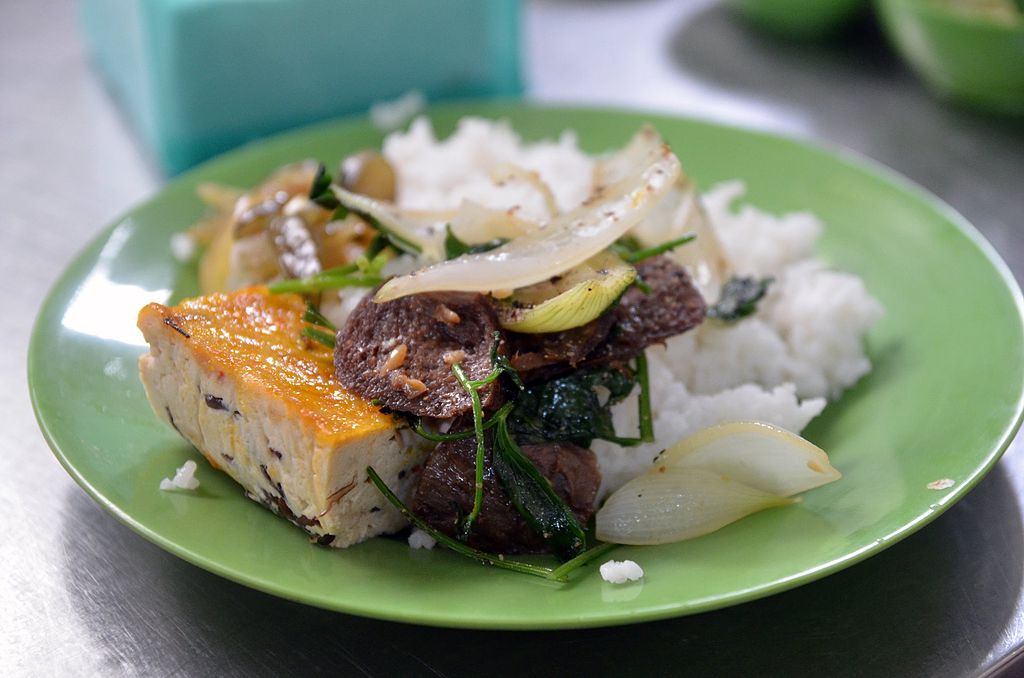 Fried tofu can be combined with meat and vegetables in a variety of stir fry dishes.