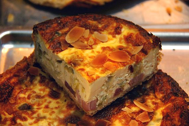 Quiche is one of the rare dishes that tastes good hot, warm of cold. It is ideal for picnics and as left-overs for lunches and snacks