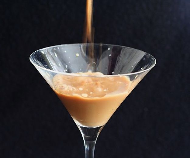 Homemade kahlua can be used to make a wide variety of cocktails. Discover how here