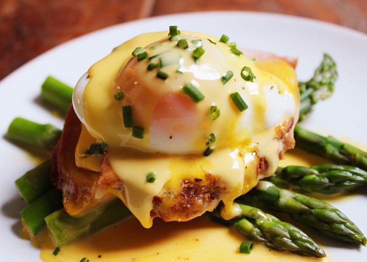 Lovely Hollandaise sauce - homemade and delicious