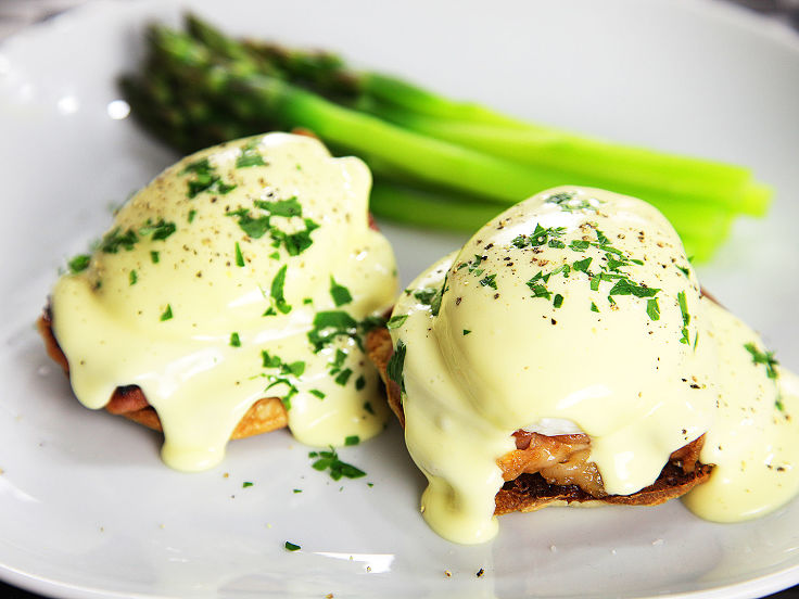 Foolproof Eggs Benedict Recipe with homemade Hollandaise Sauce - Learn how to make it here
