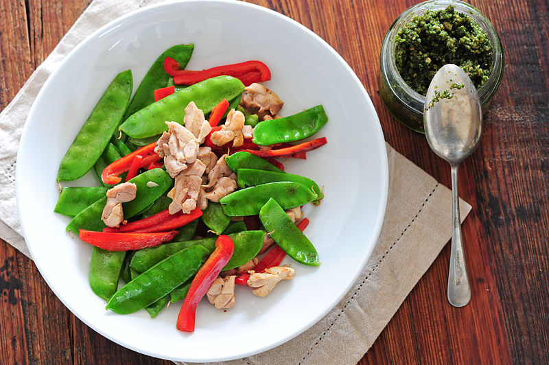 Light stir fry dishes without rice are very healthy and have low calories