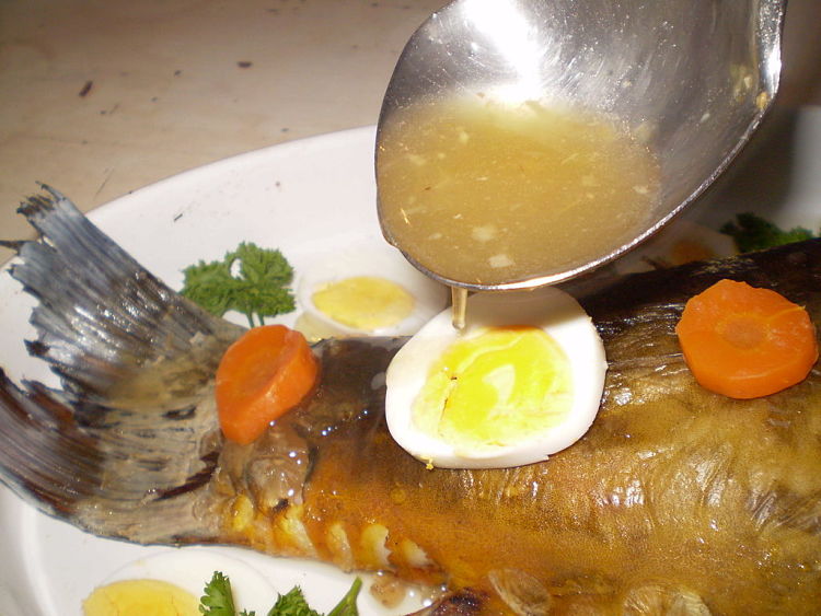 Adding a home made fish stock adds an extra dimension to all fish dishes. Learn how to make quick fish stocks