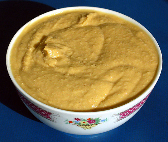 Beautiful homemade hummus - Healthy, easy to make and delicious