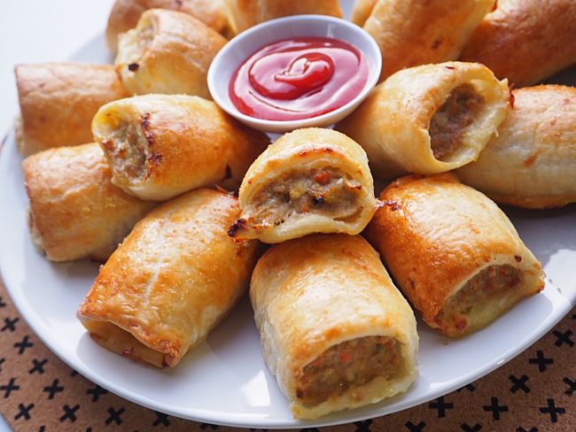 Pork and apple homemade sausage rolls - see the great recipes here