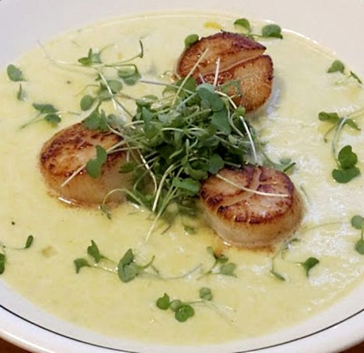 Fried scallop chowder soup recipe is delicate, creamy and delicious