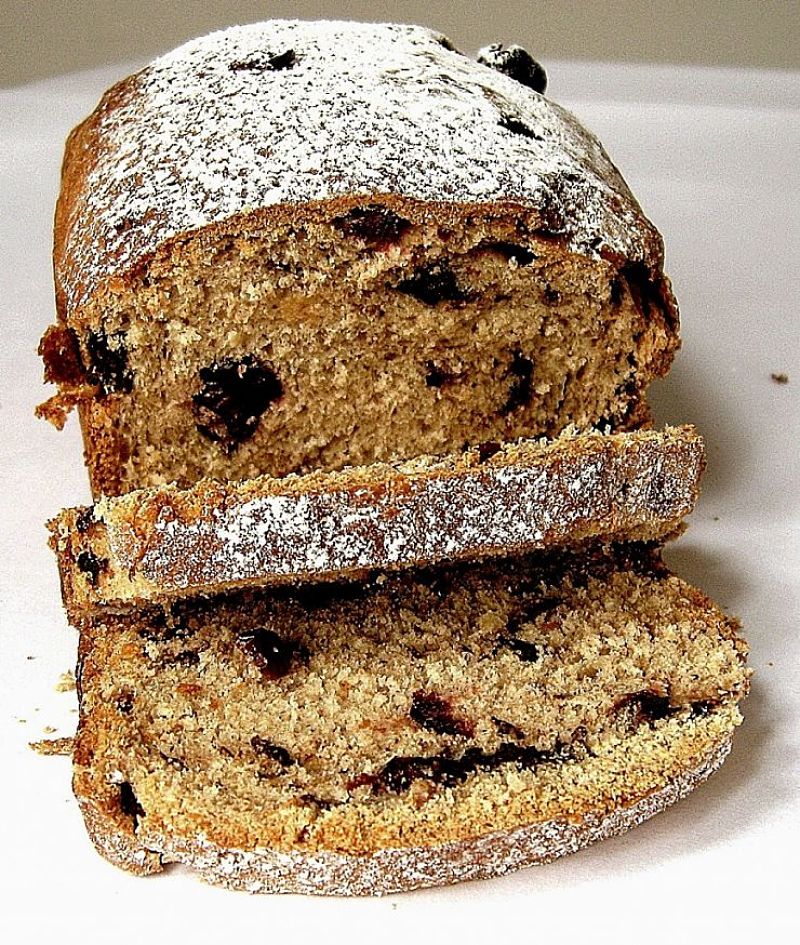 Yeasted fruit loaves can be eaten for breakfast and as between meal snacks