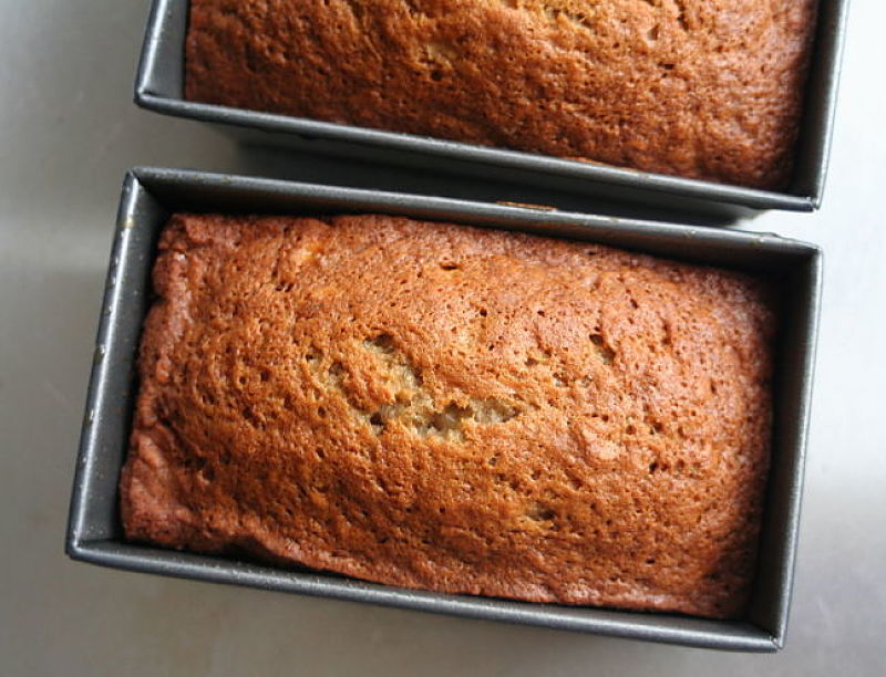 Homemade banana bread is so enticing. Try the great recipes in this article