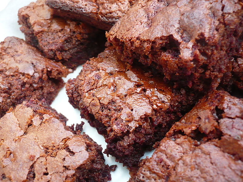 Chocolate brownies with beetroot 